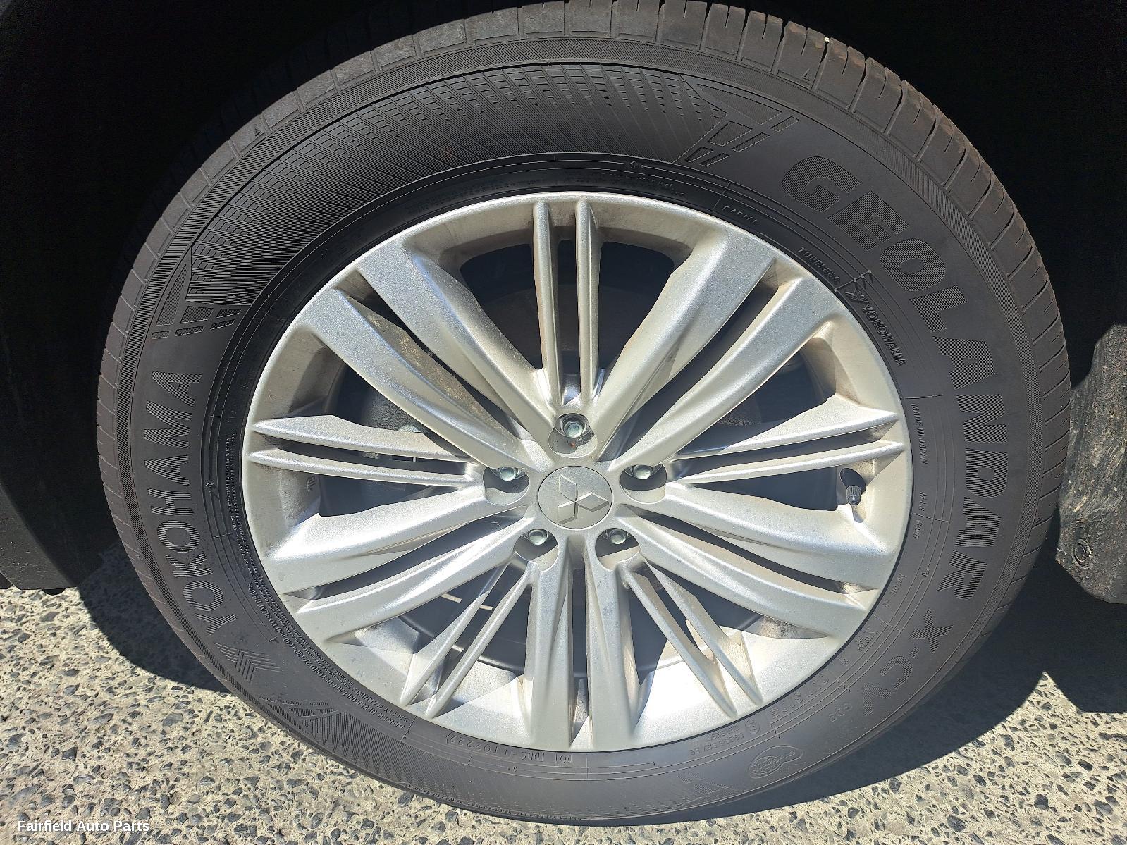 2022 Mitsubishi Outlander Fuel Door   Filler