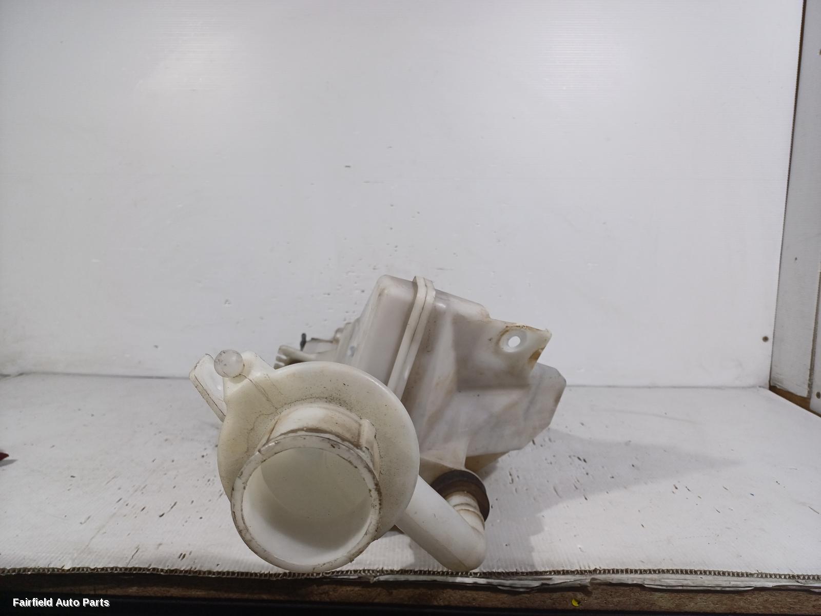 2015-2026 Volvo Xc90 Washer Bottle