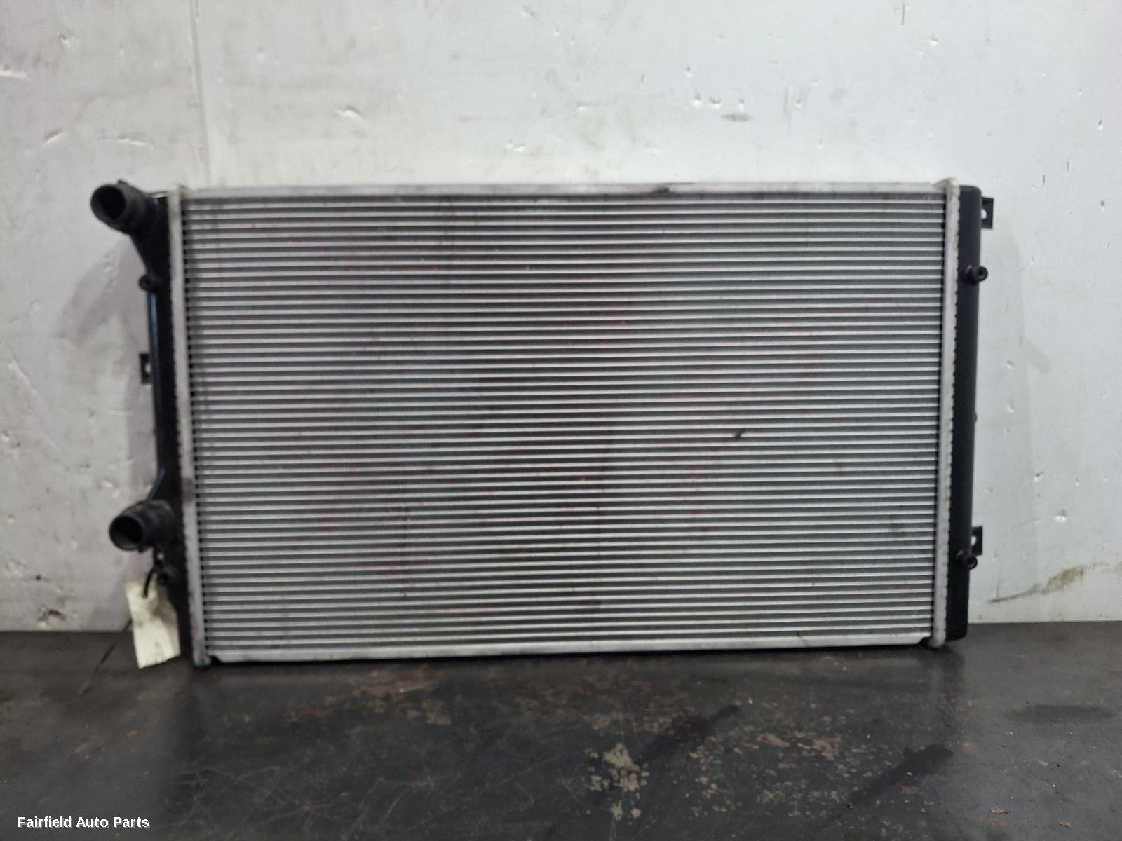 2010-2015 Volkswagen Caddy Radiator