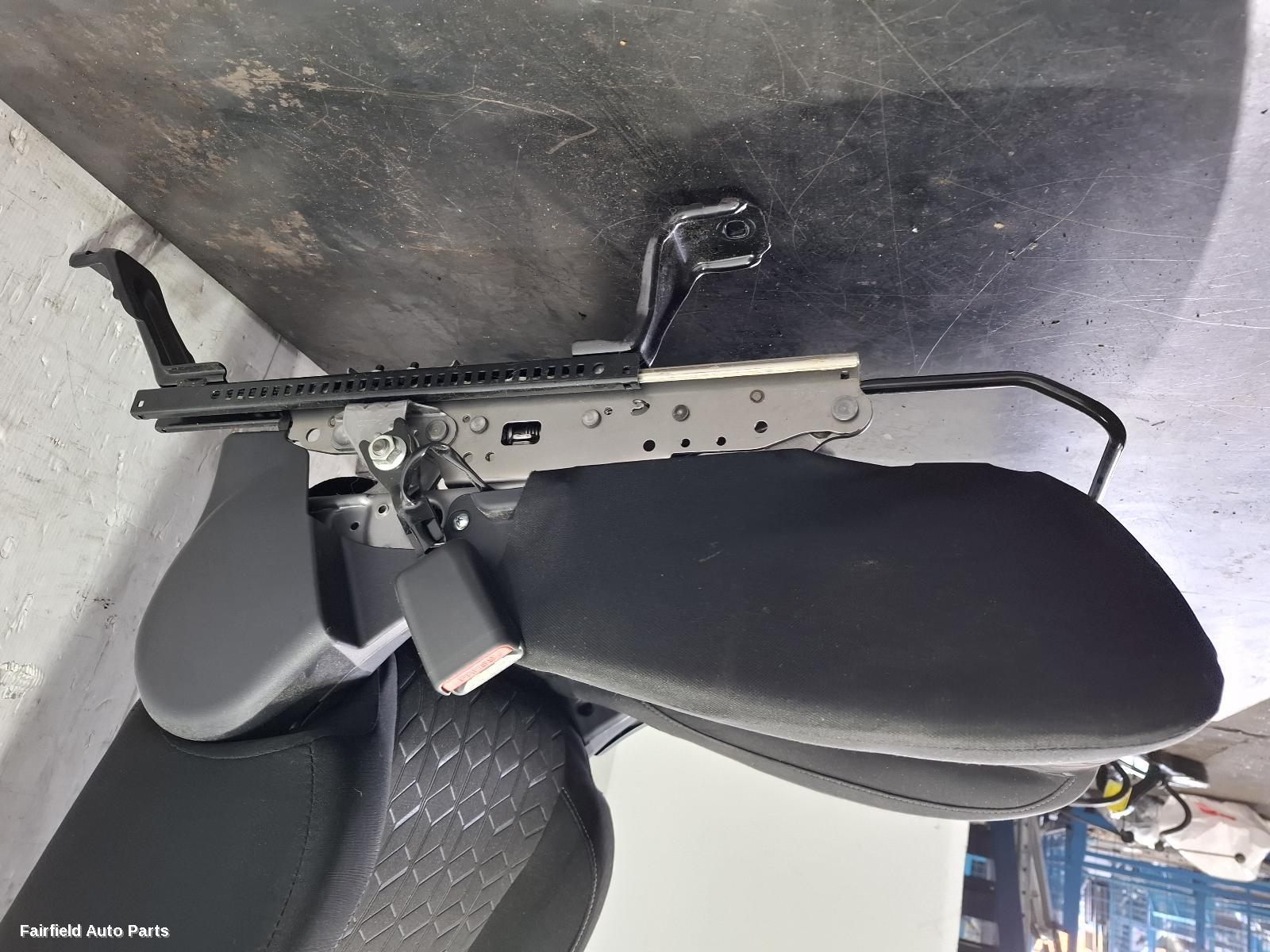 2019-2024 Mitsubishi Asx Front Seat