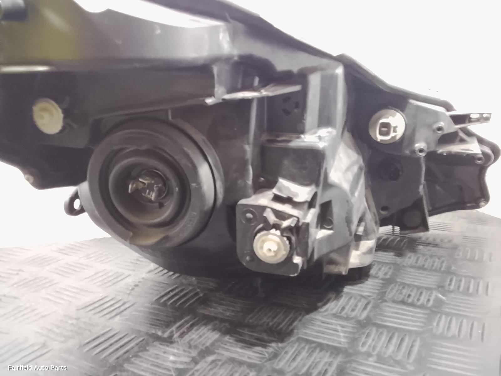 2014-2016 Toyota Yaris Left Headlamp