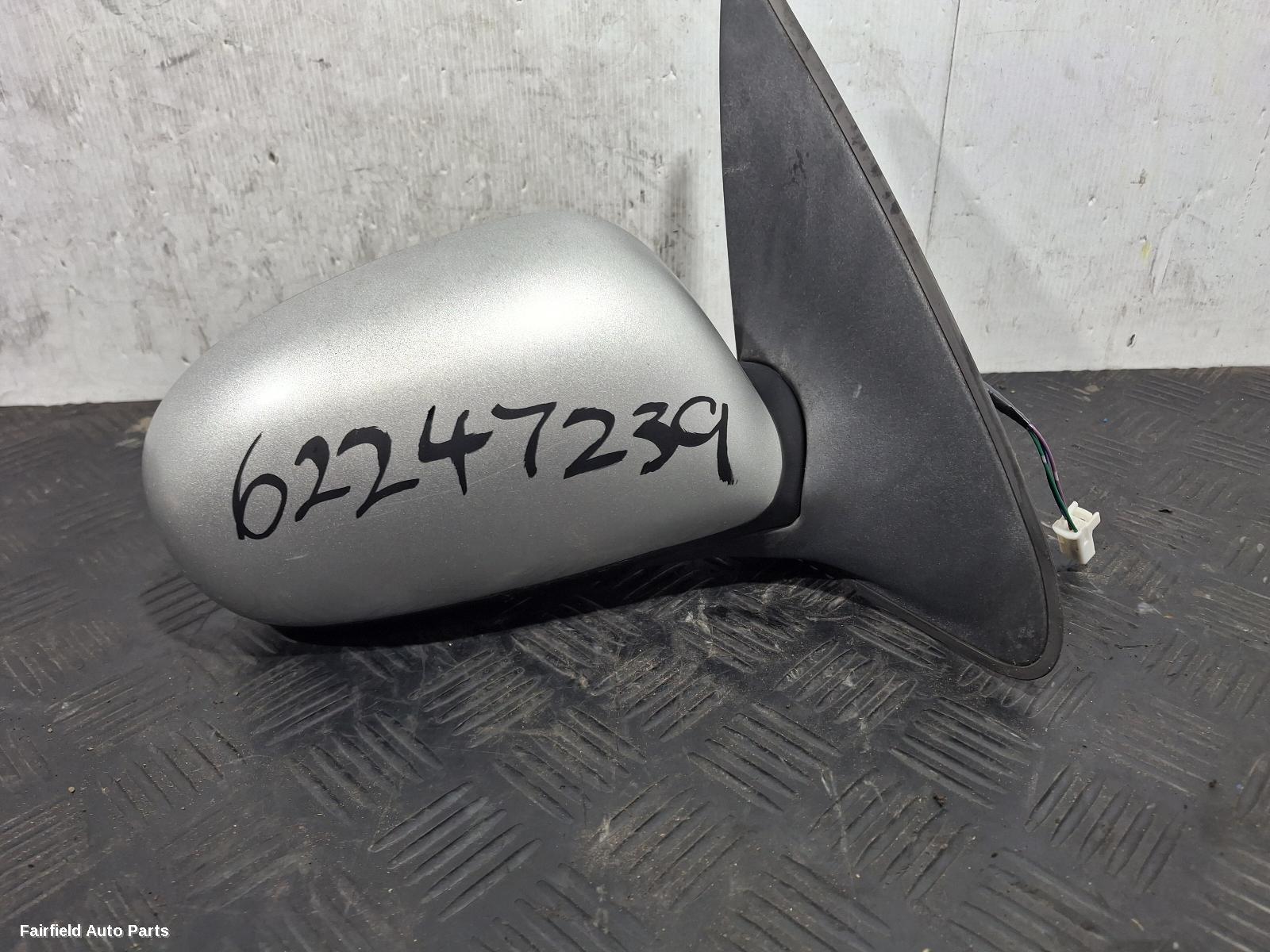 2003-2005 Nissan Pulsar Right Door Mirror