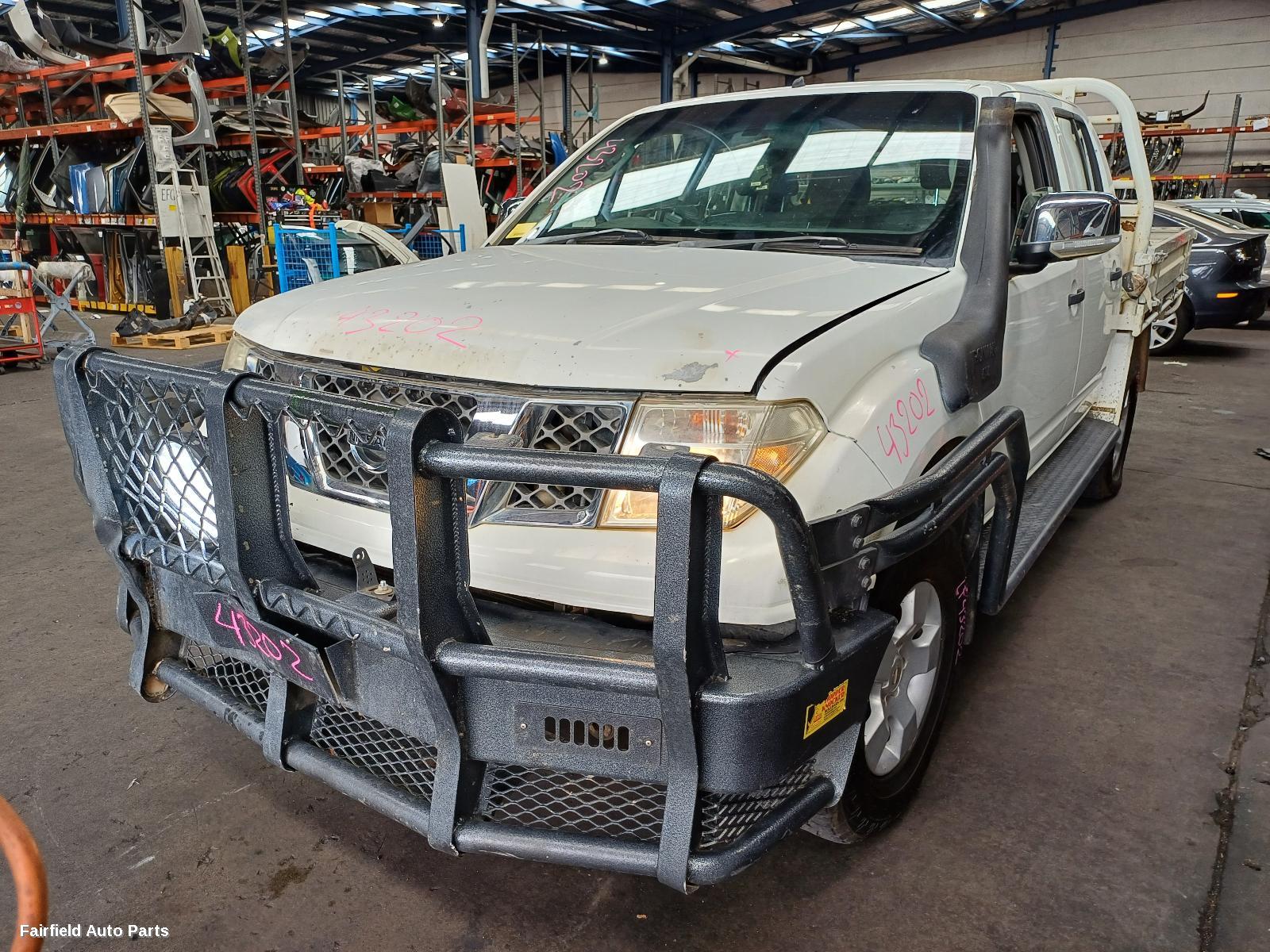 2005-2015 Nissan Navara Left Guard