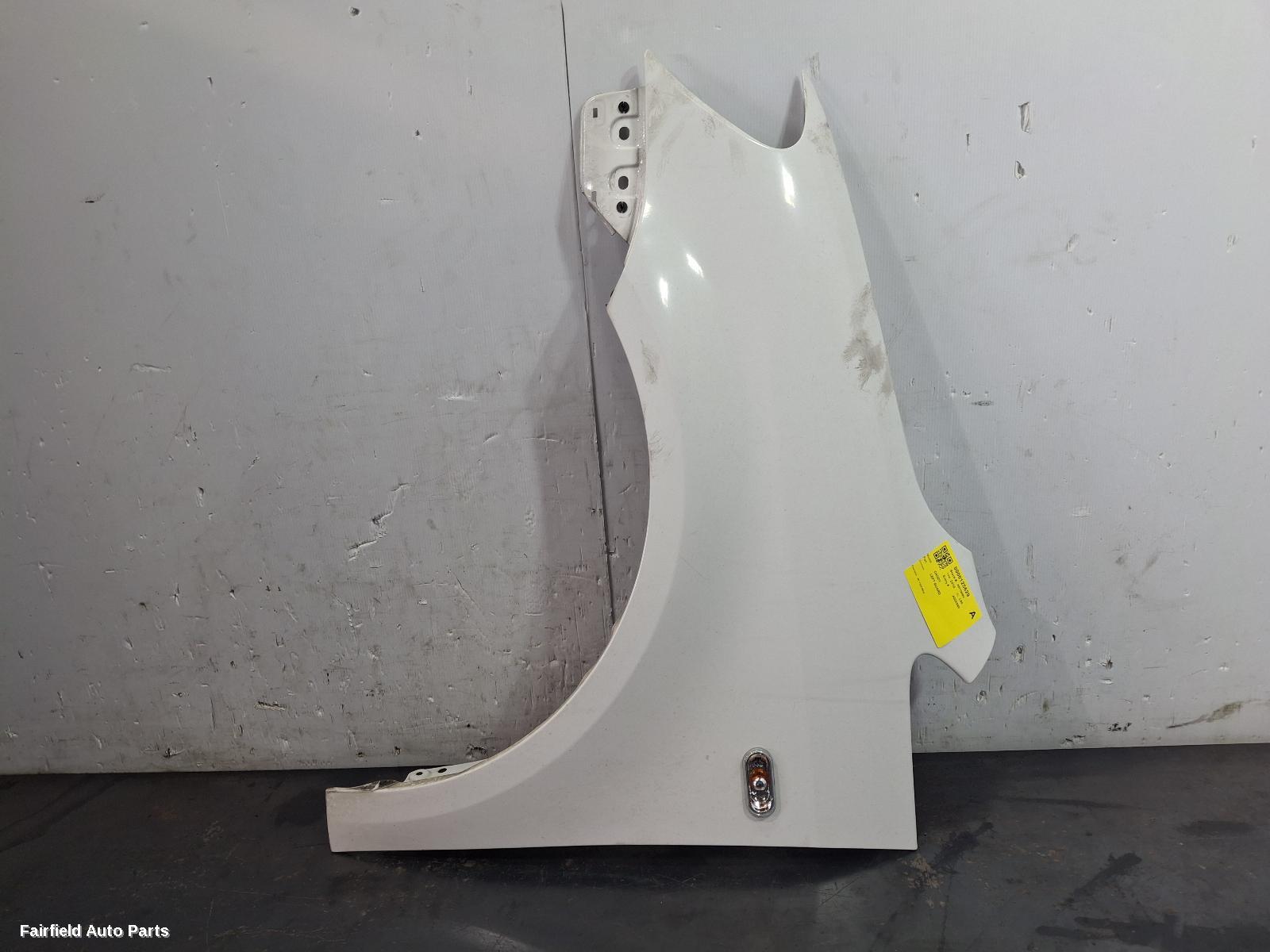 2004-2010 Volkswagen Caddy Left Guard