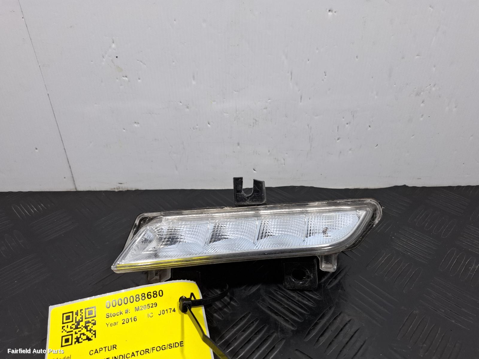 2014-2017 Renault Captur Right Indicator Fog Side