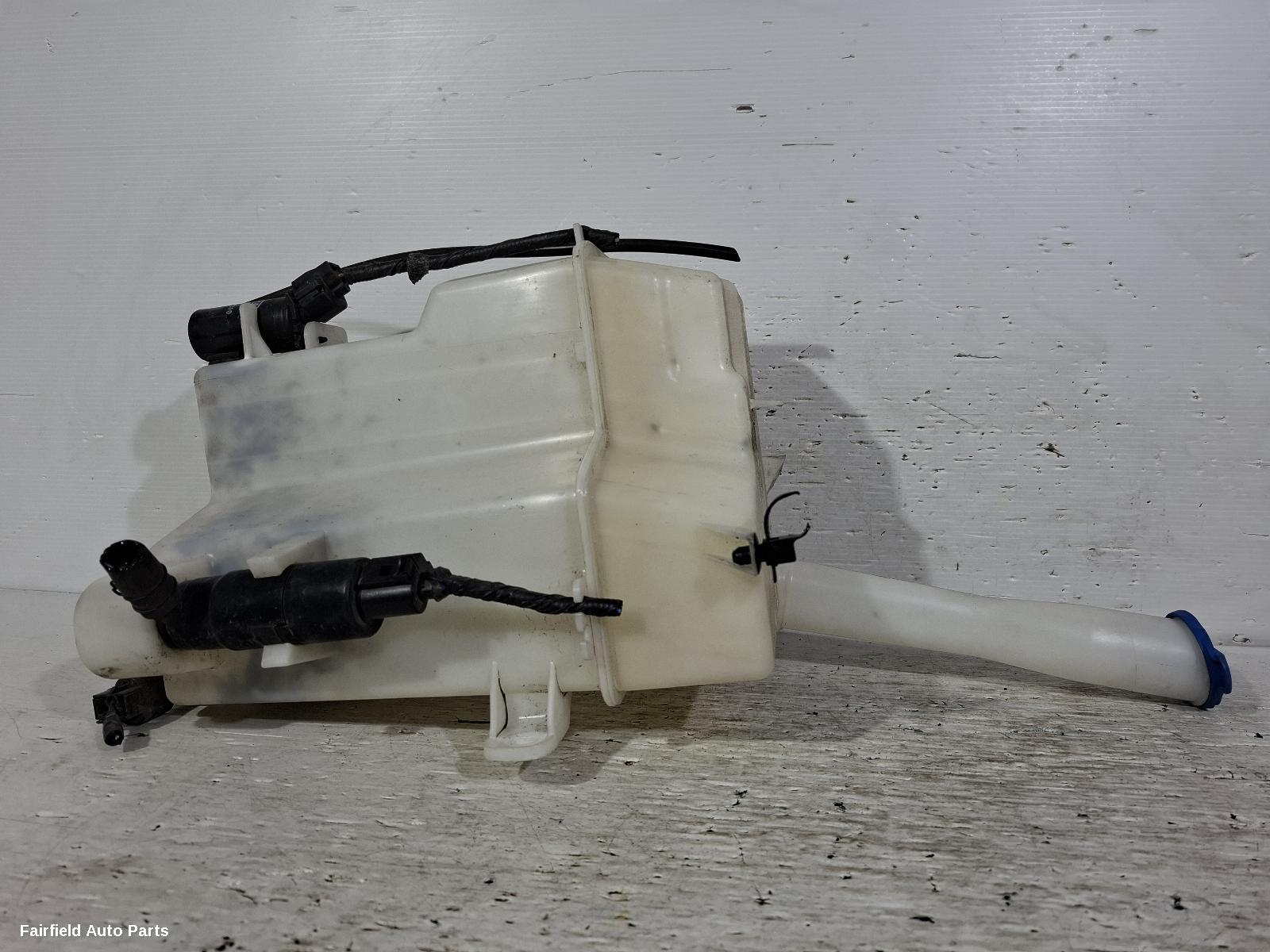 2011-2015 Hyundai I40 Washer Bottle