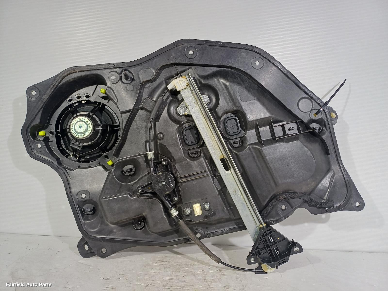 2015-2025 Mazda Cx3 Right Front Window Reg Motor