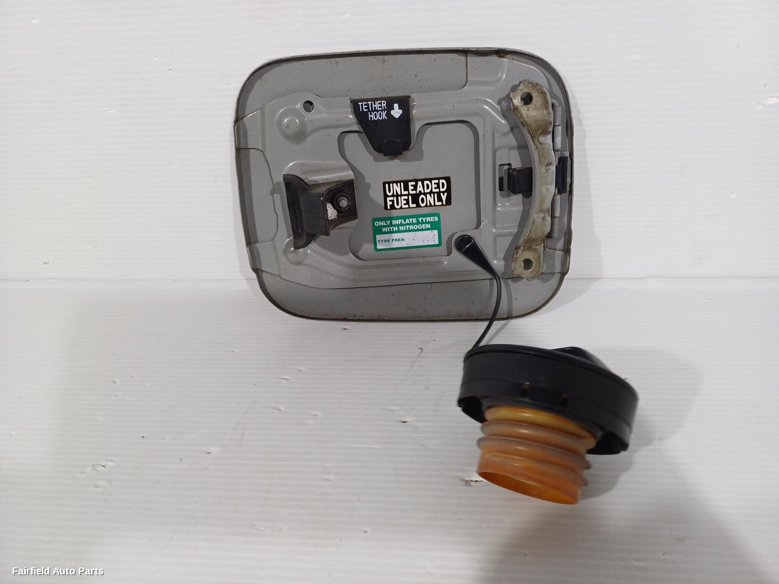 1998-2005 Lexus Is200/is300 Fuel Door   Filler