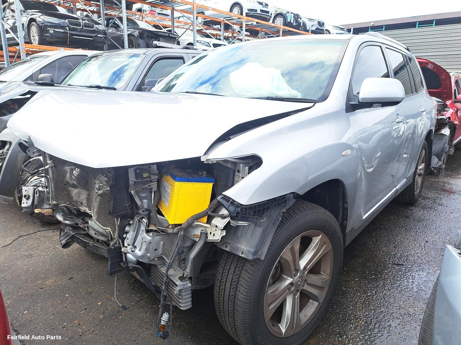 2007-2014 Toyota Kluger Courtesy Light