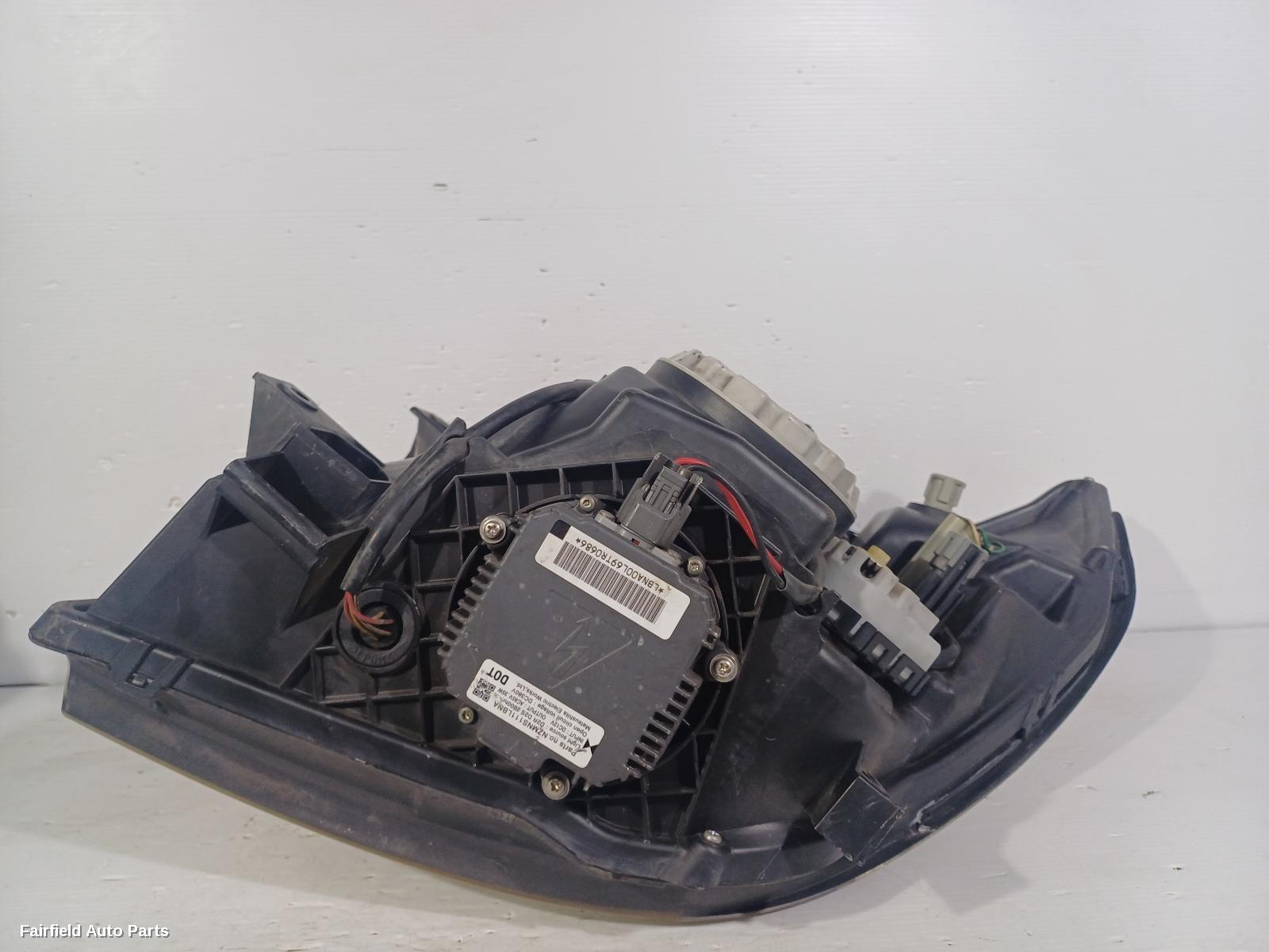 2004-2010 Nissan Elgrand Right Headlamp