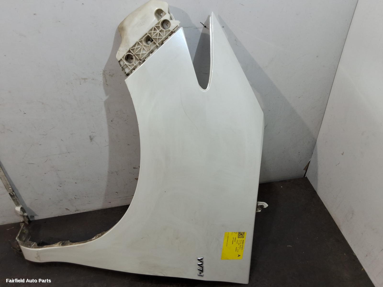 2006-2020 Toyota Tarago Left Guard