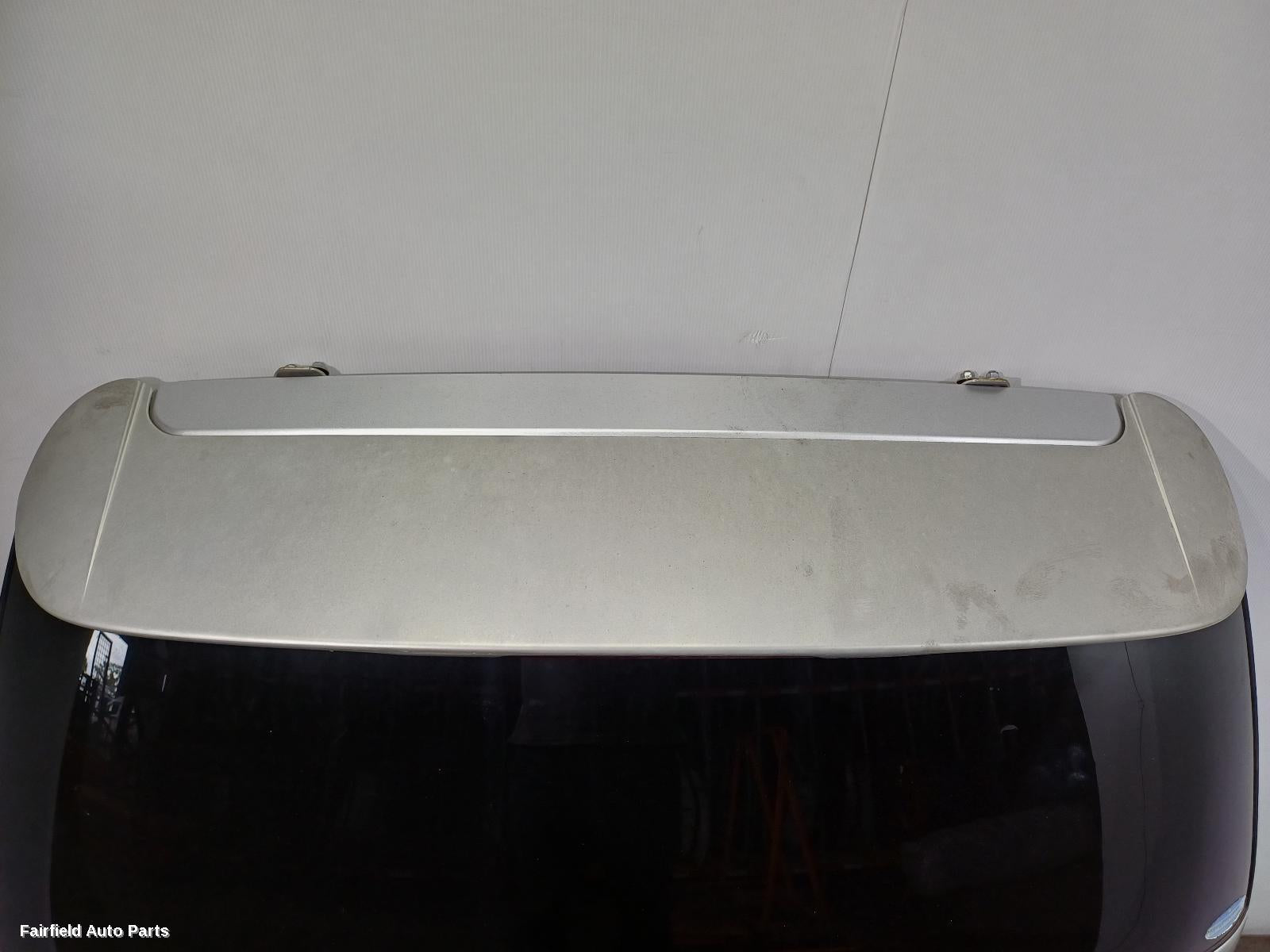 2003-2006 Toyota Estima Bootlid Tailgate