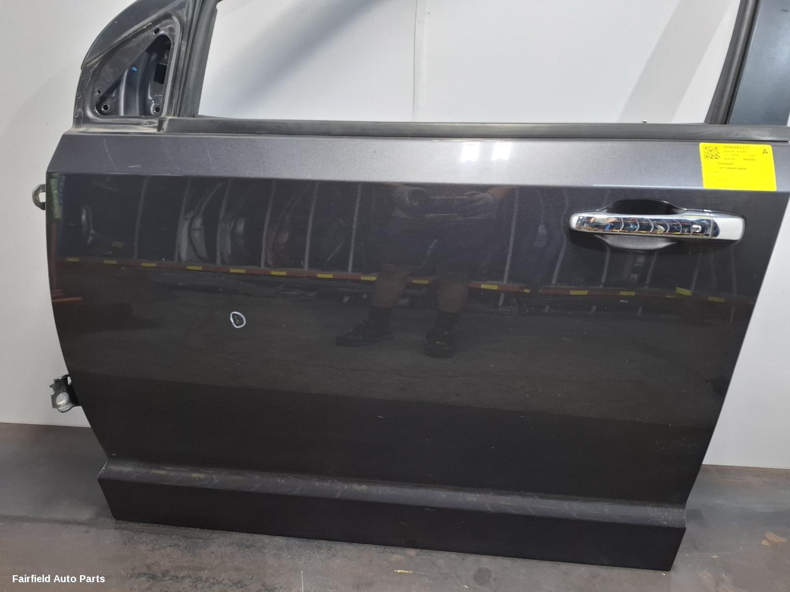 2013-2017 Fiat Freemont Left Front Door