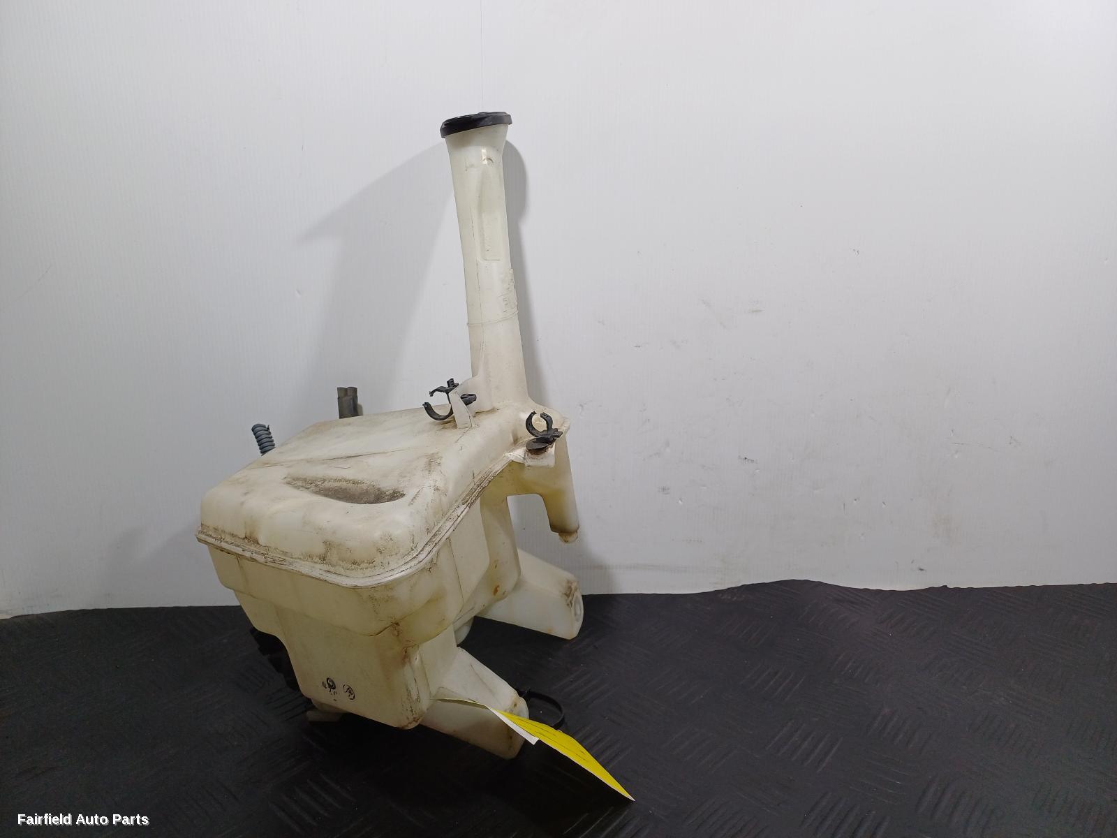 2005-2011 Toyota Yaris Washer Bottle