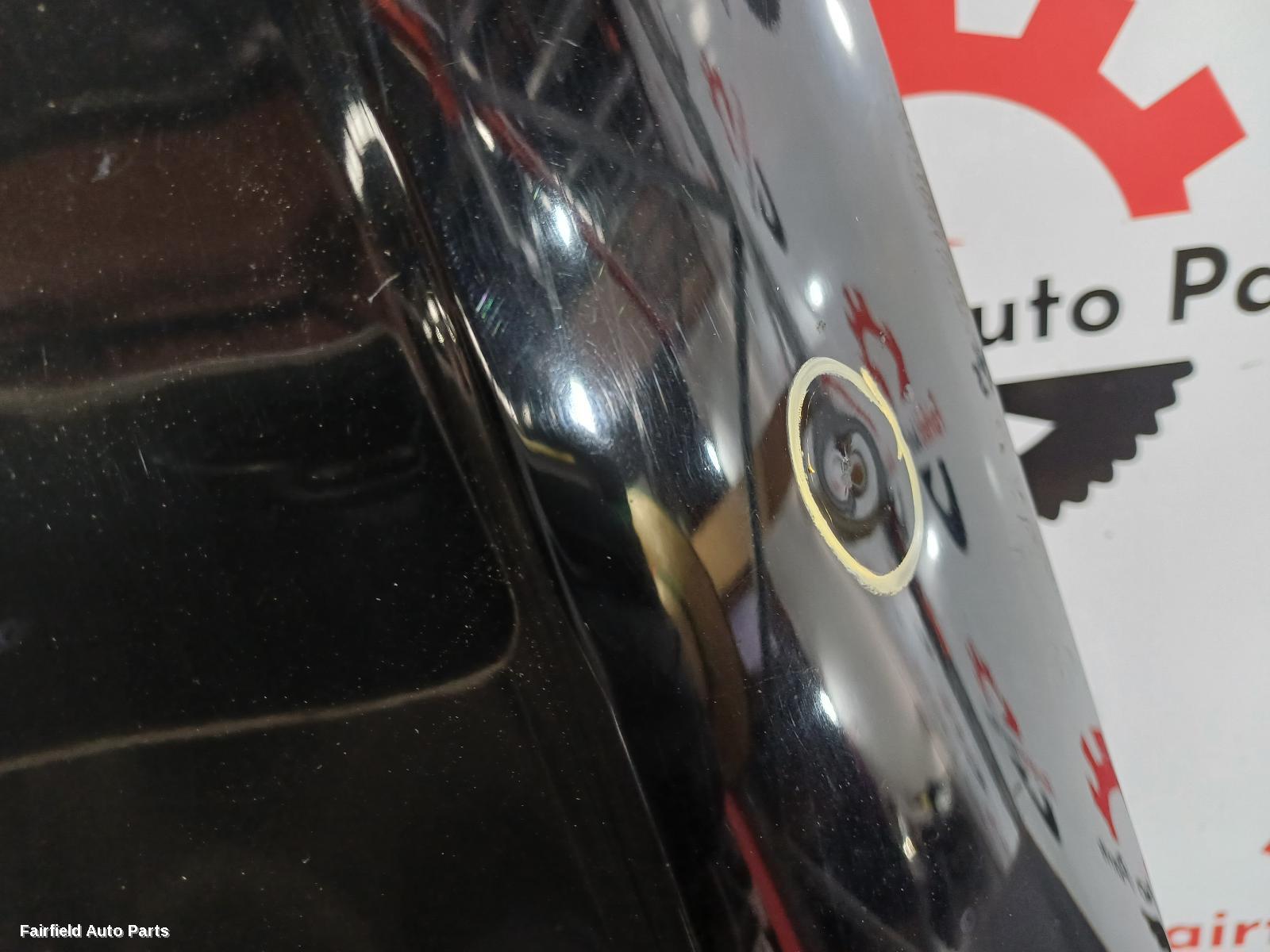 2006-2015 Audi Q7 Left Guard