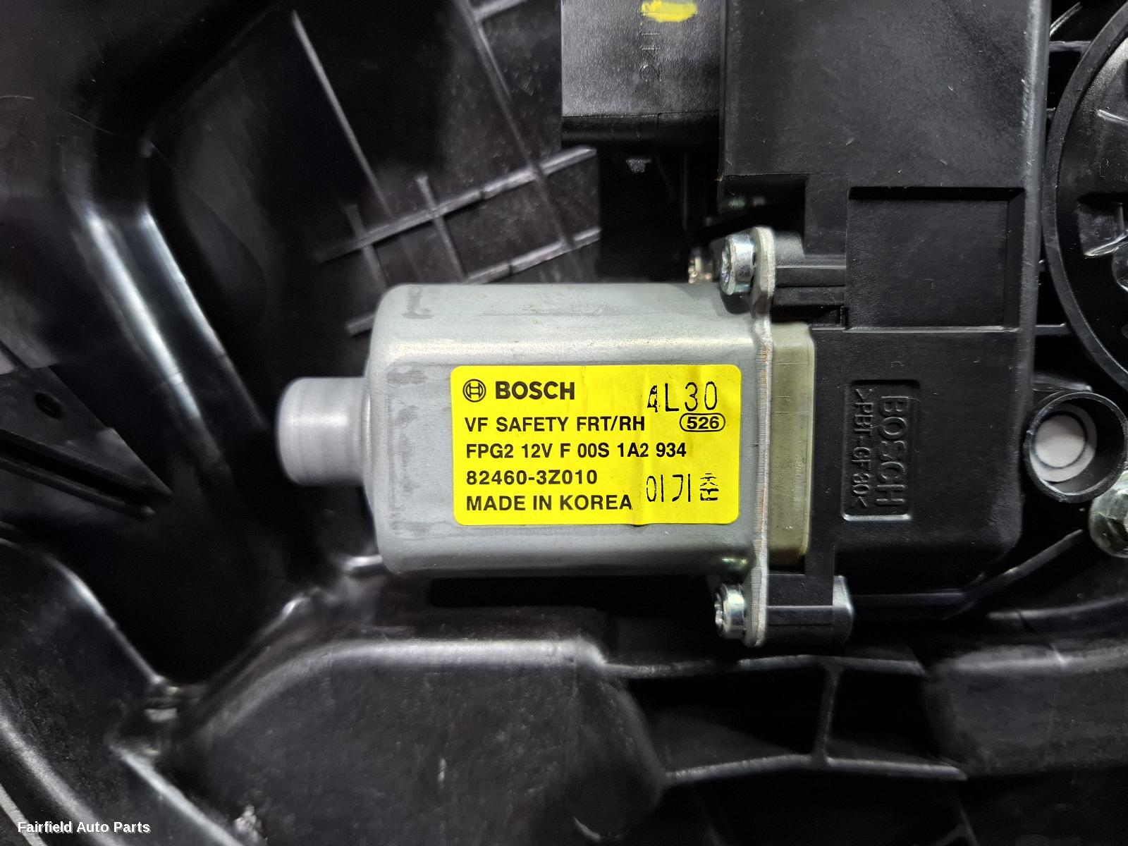 2011-2019 Hyundai I40 Right Front Window Reg Motor
