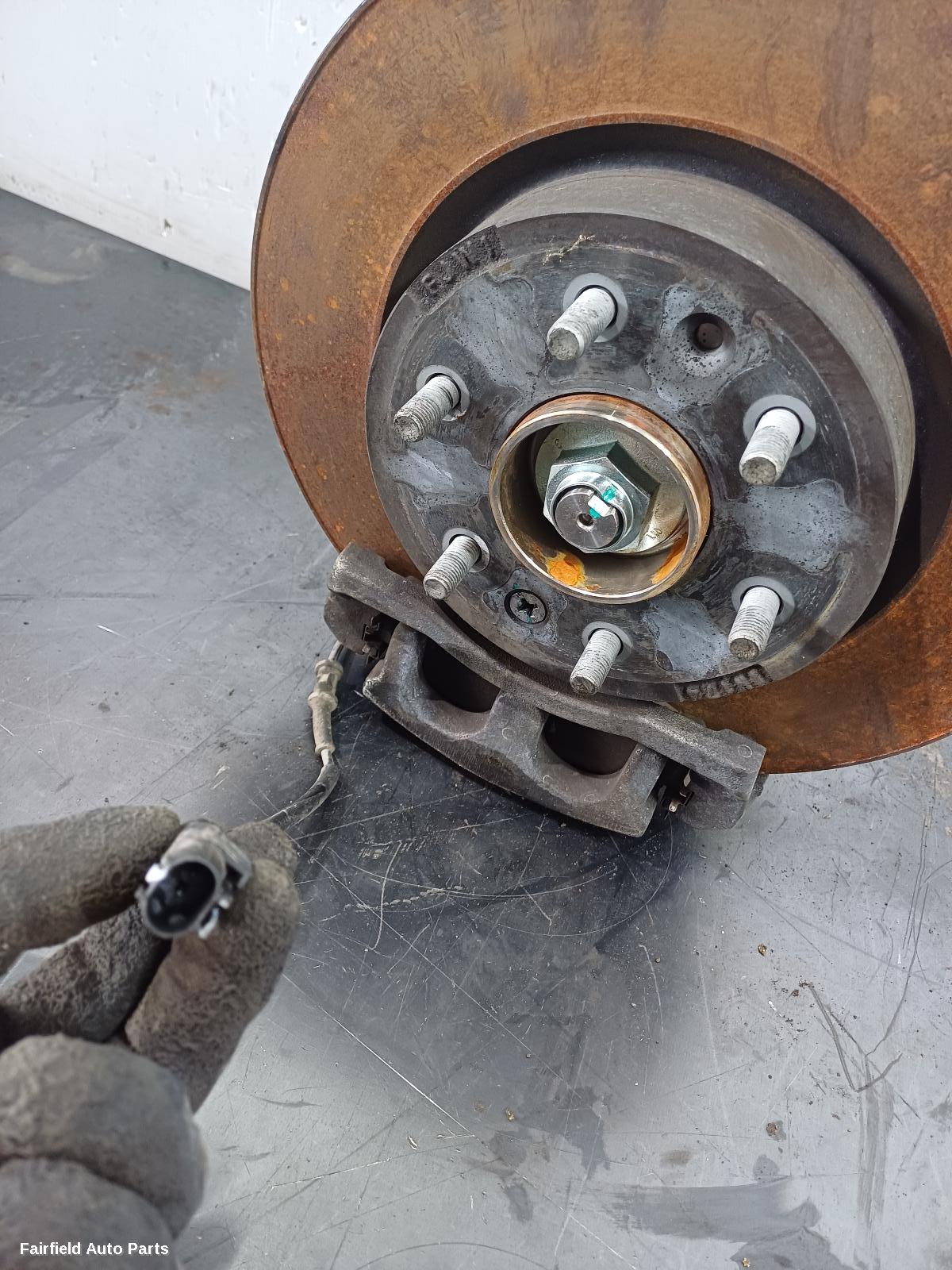 2017-2025 Ldv D90 Left Front Hub Assembly