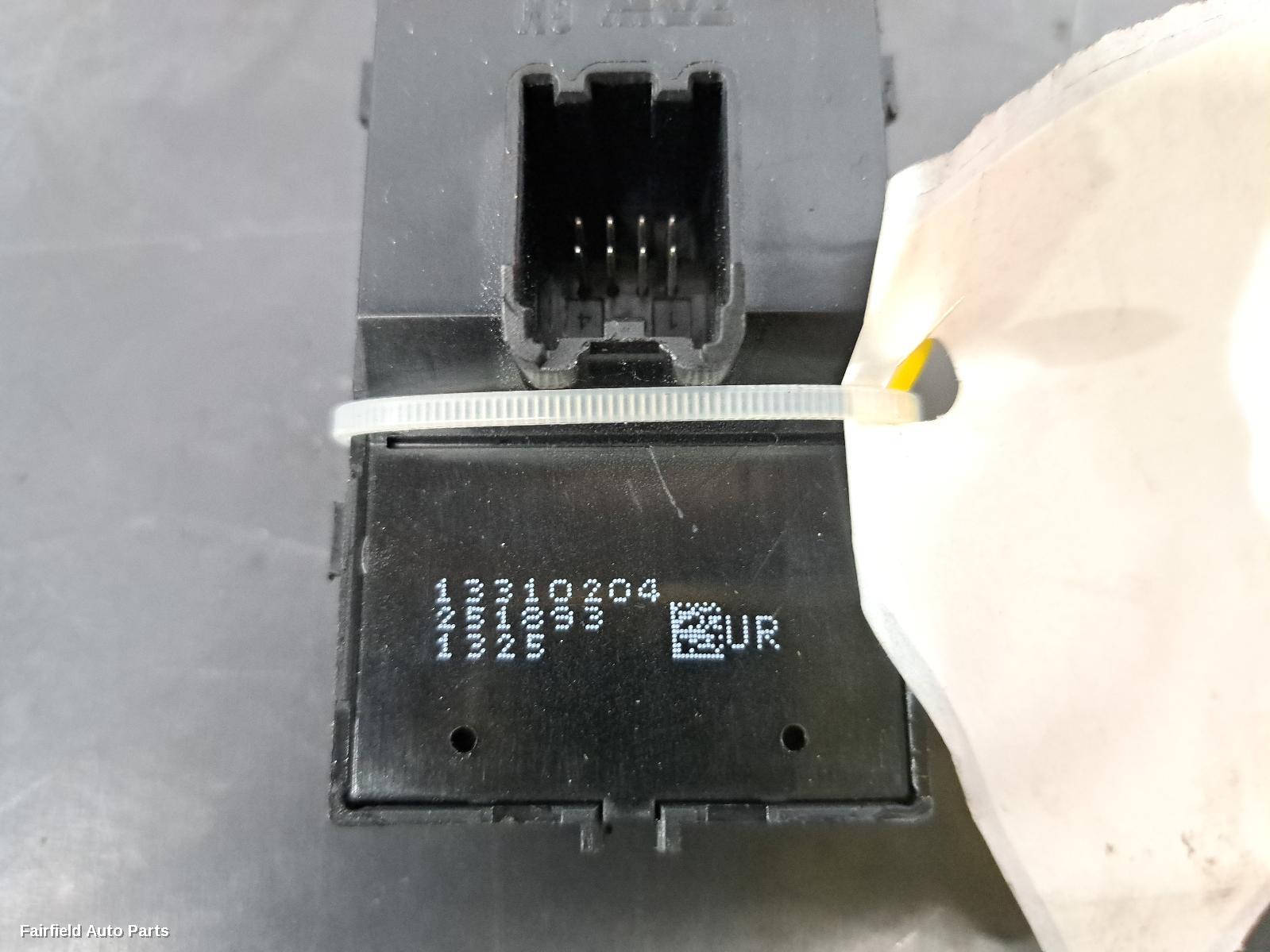 2015-2023 Mitsubishi Triton Pwr Dr Wind Switch