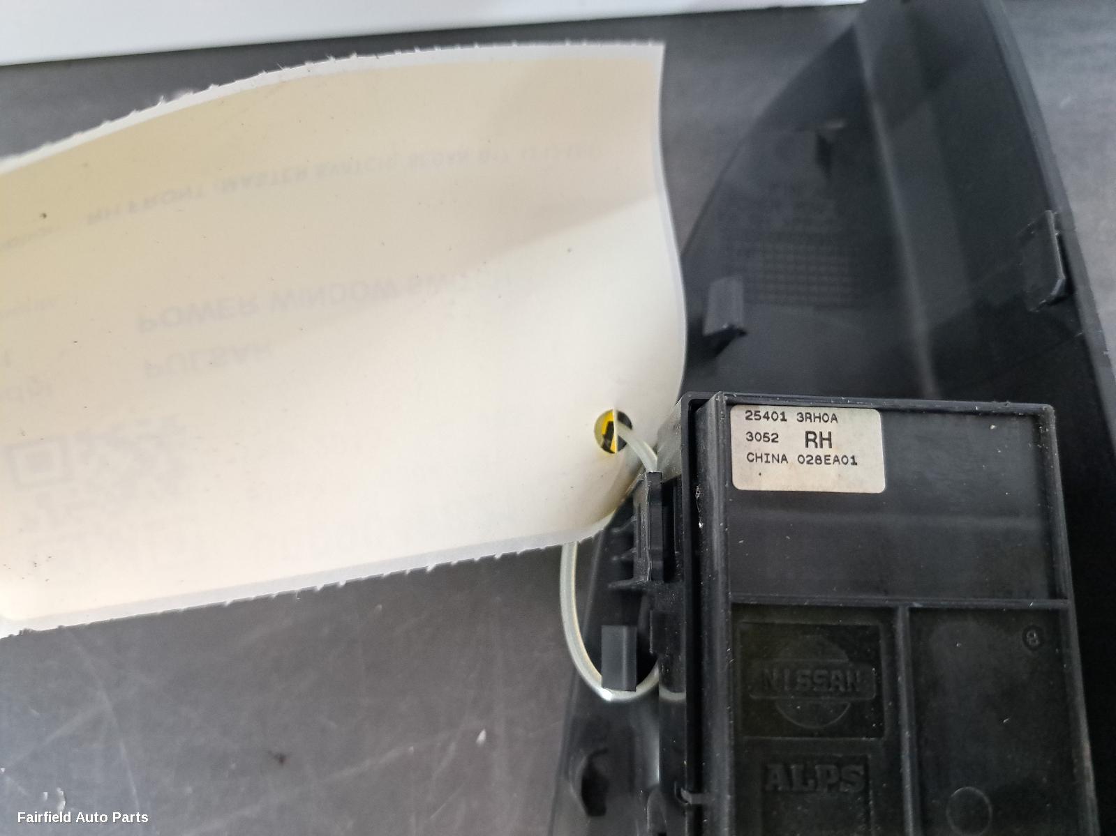 2012-2017 Nissan Pulsar Pwr Dr Wind Switch