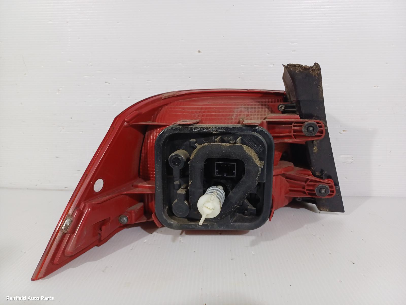 2010-2015 Volkswagen Passat Right Taillight