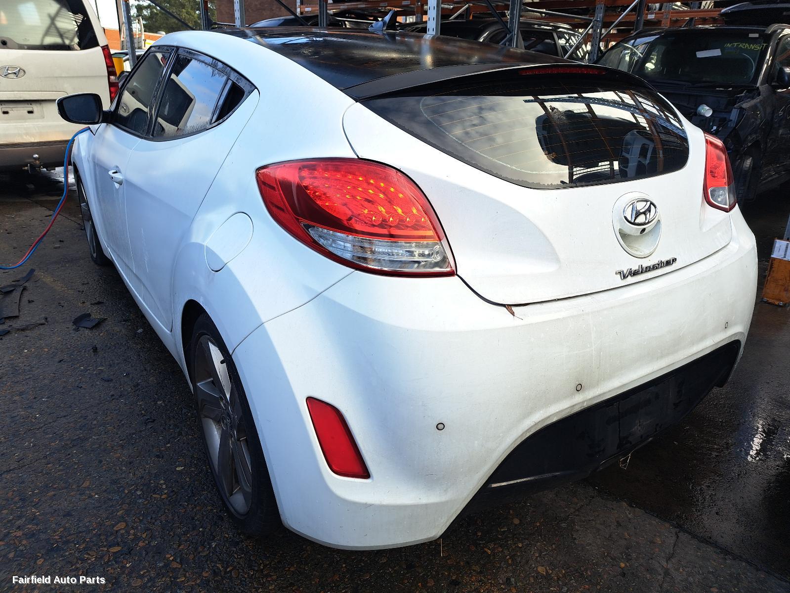 2012-2018 Hyundai Veloster Console