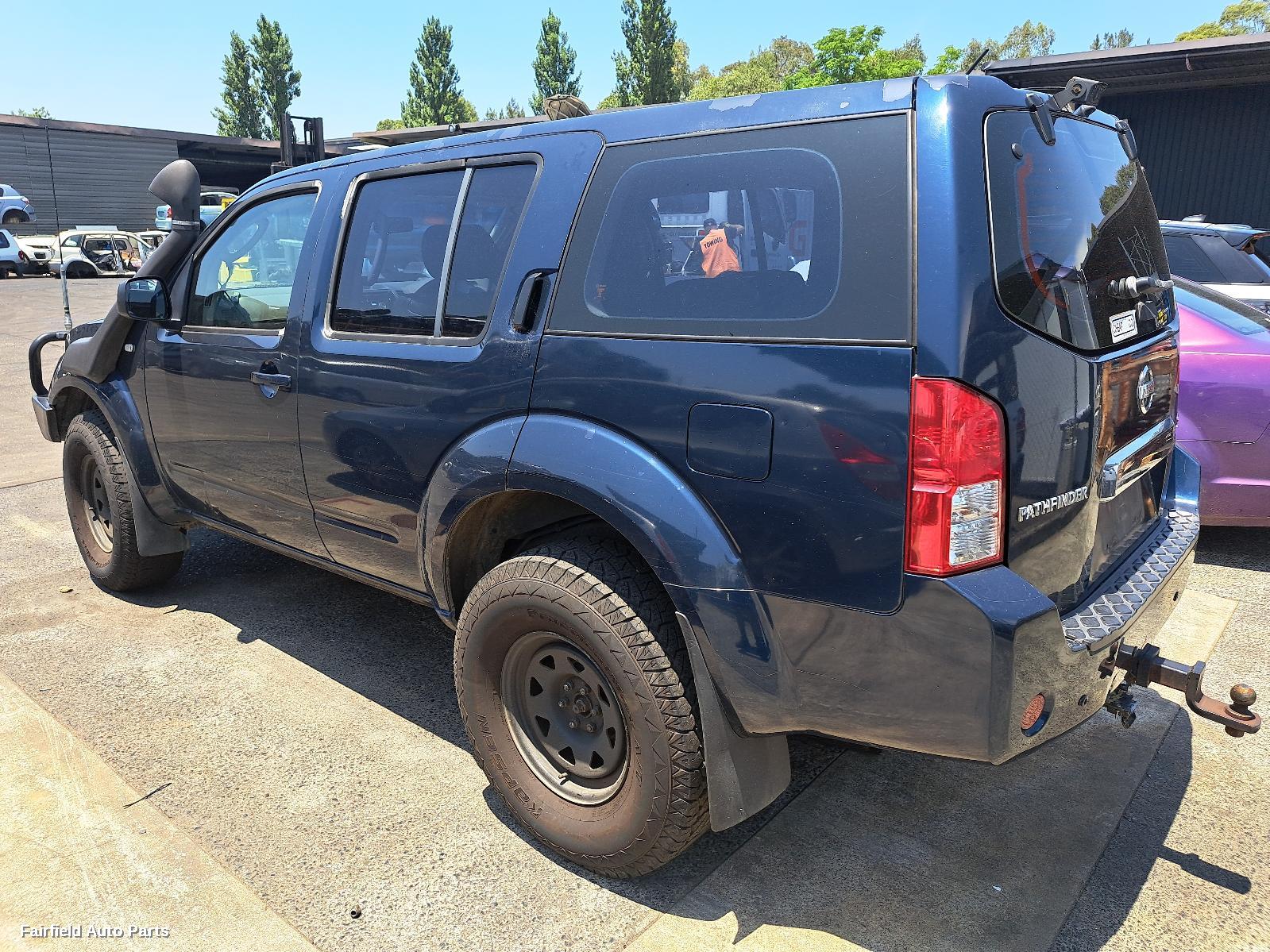 2005-2013 Nissan Pathfinder Left Rear Door Sliding