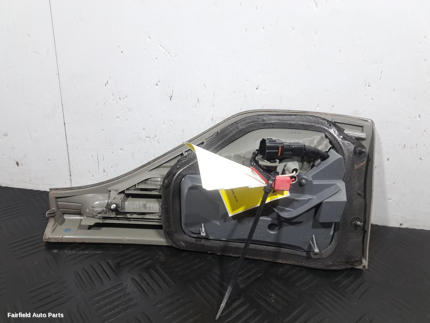2005-2019 Toyota Estima Rear Garnish