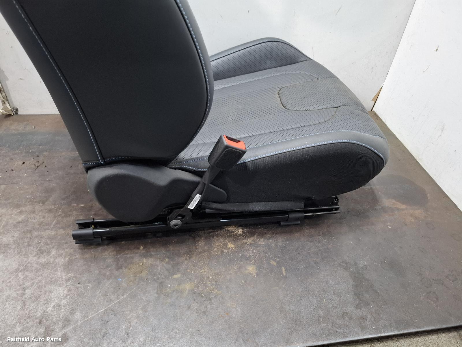 2021-2026 Hyundai I30 Front Seat