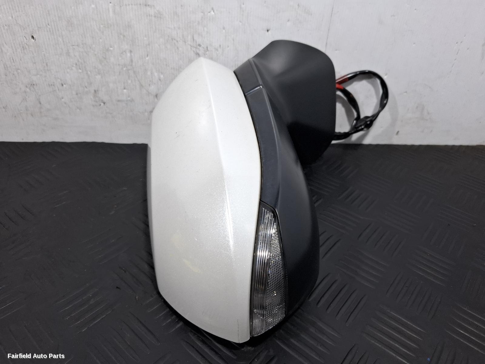 2020-2026 Toyota Yaris Cross Right Door Mirror