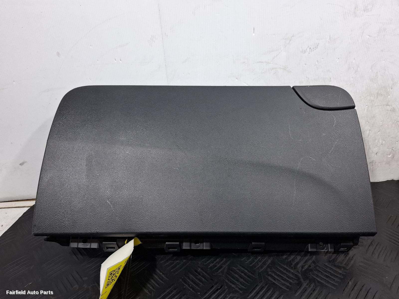 2017-2026 Ldv D90 Glove Box