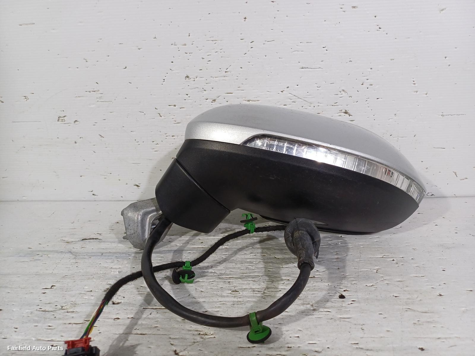 2015-2019 Volkswagen Passat Left Door Mirror