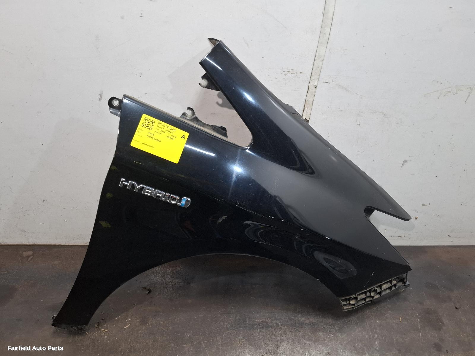 2009-2015 Toyota Prius Right Guard