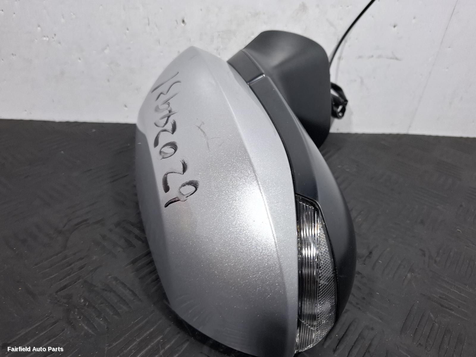 2020-2026 Toyota Yaris Cross Right Door Mirror
