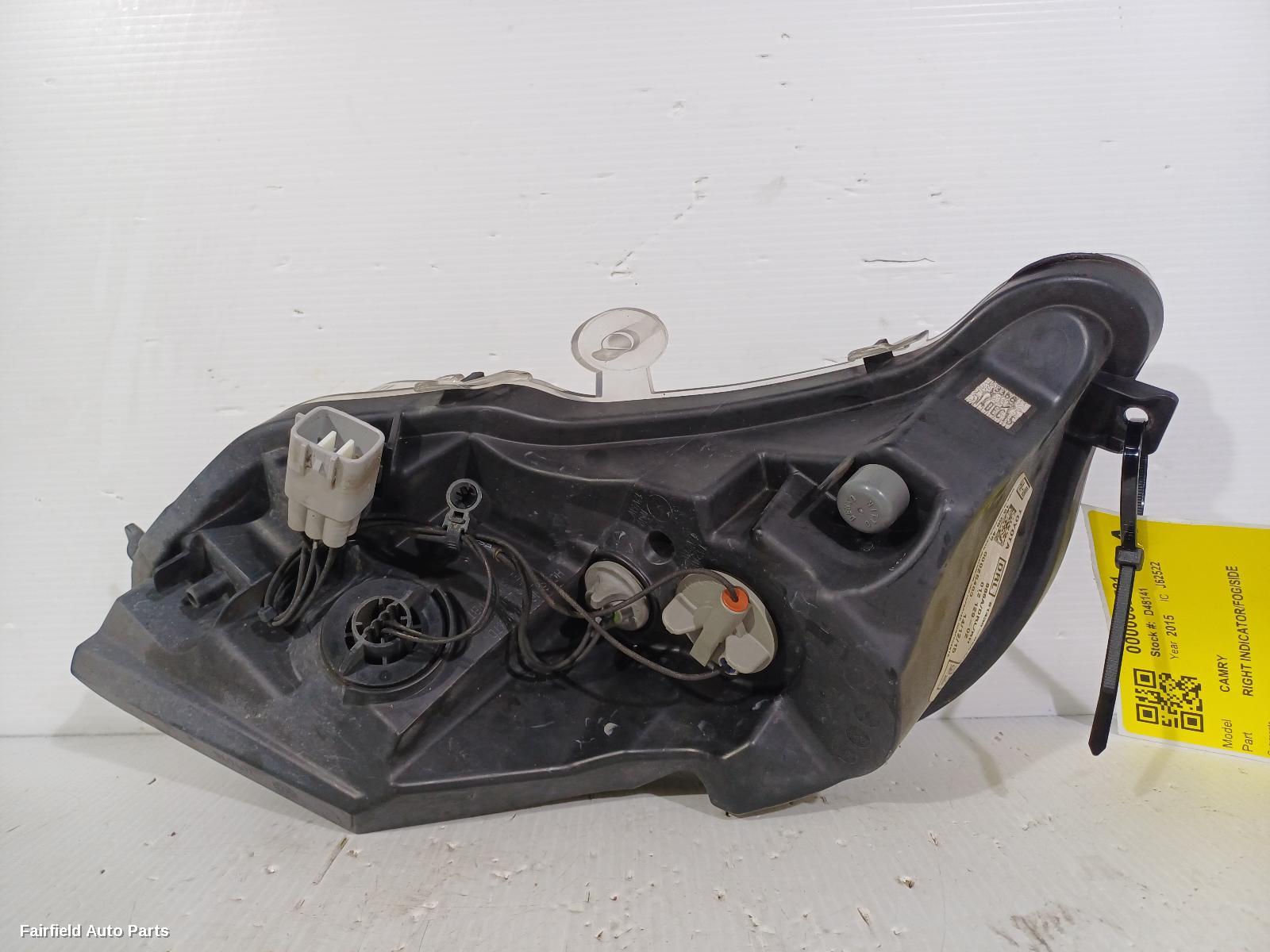2015-2017 Toyota Camry Right Indicator Fog Side
