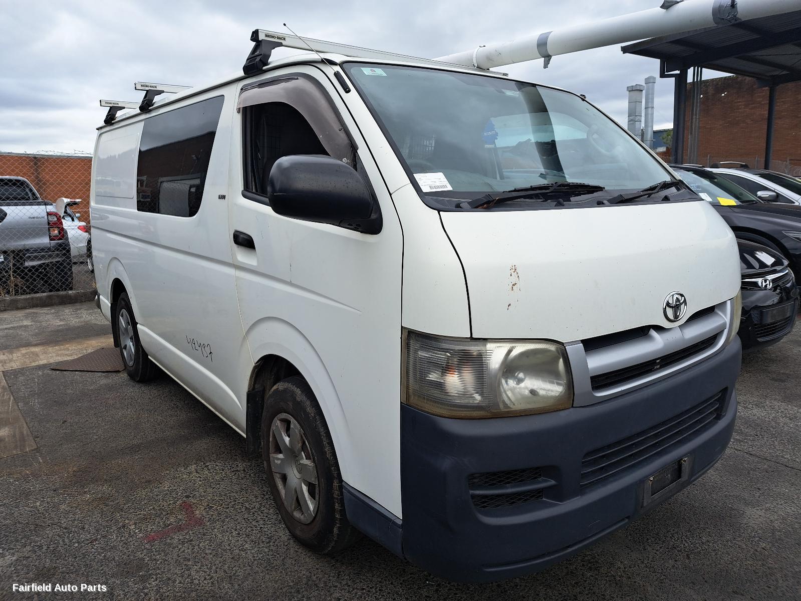 2007 Toyota Hiace Left Front Hub Assembly