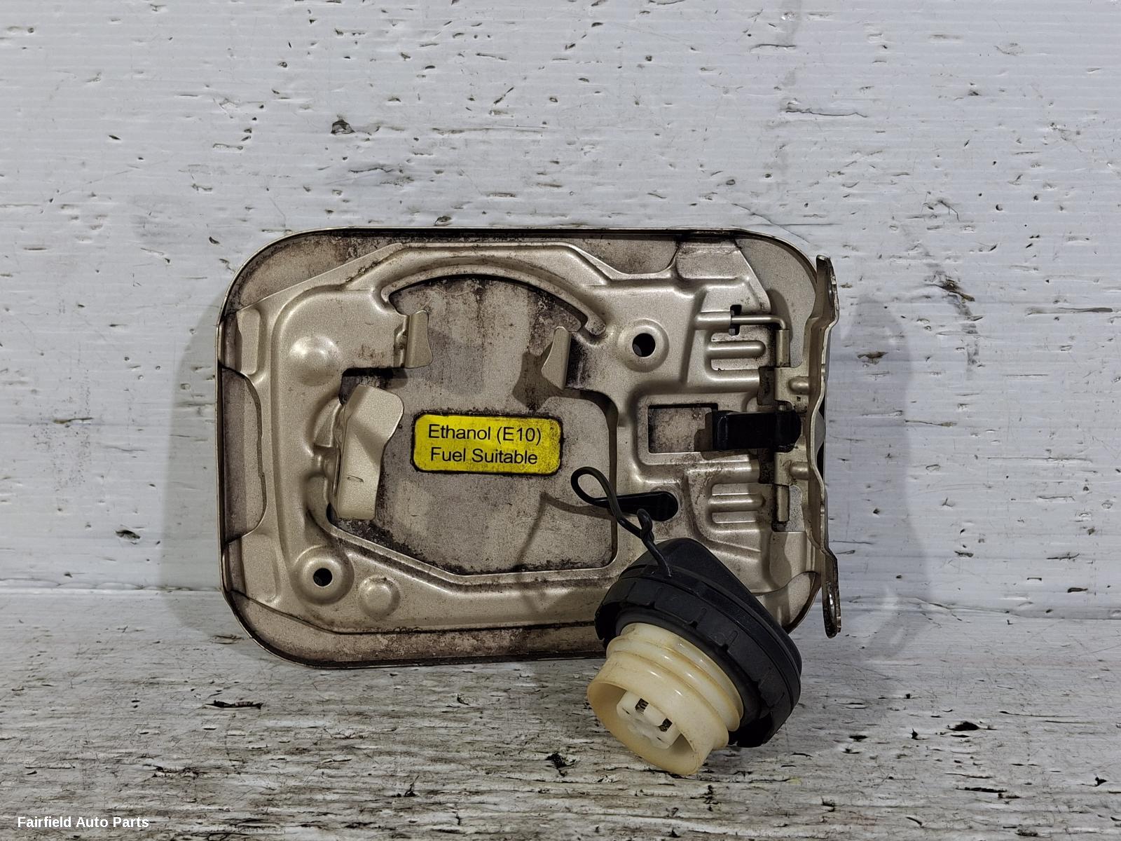 2007-2014 Toyota Kluger Fuel Door   Filler