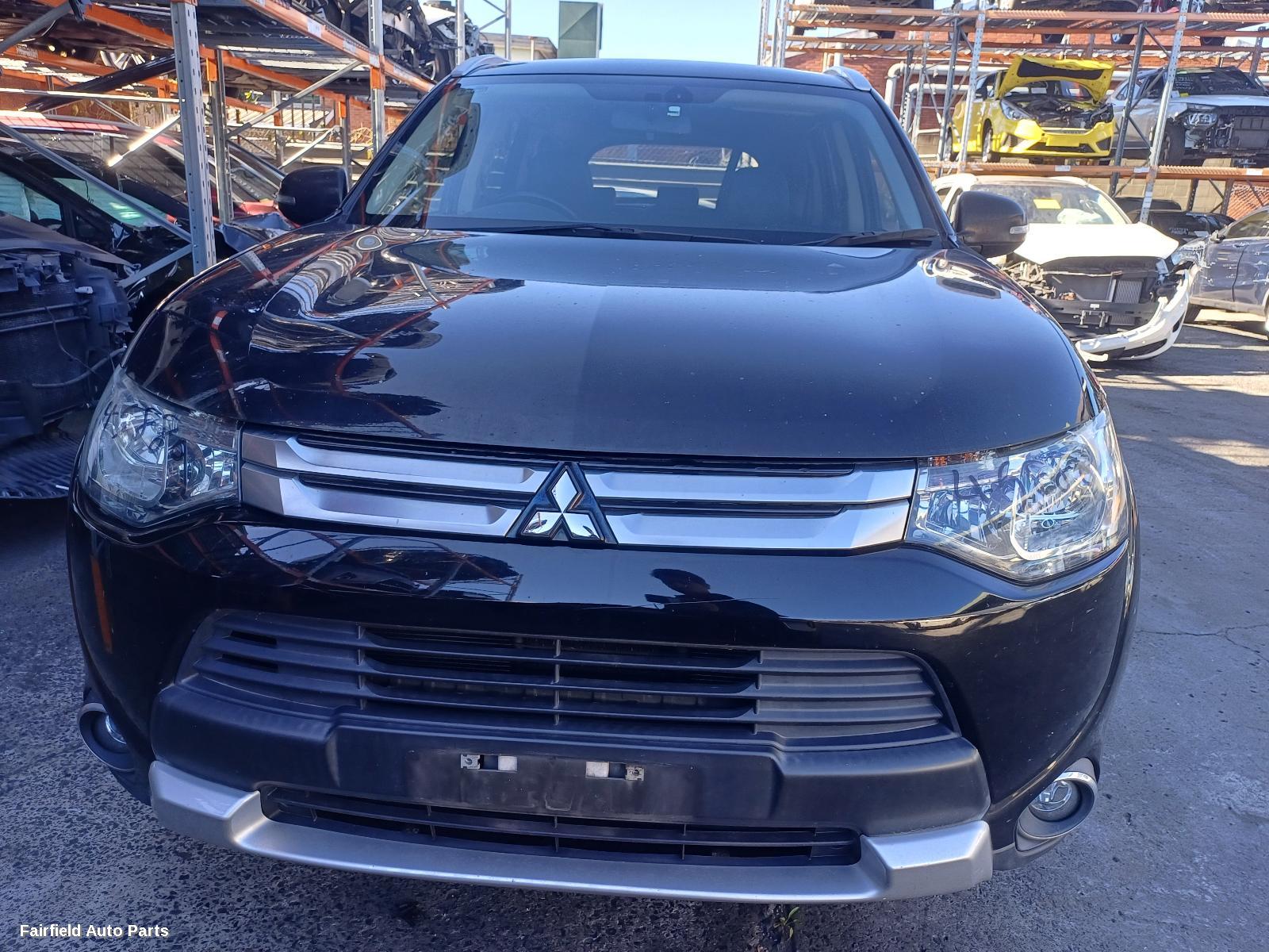 2012-2015 Mitsubishi Outlander Left Rear Door Sliding