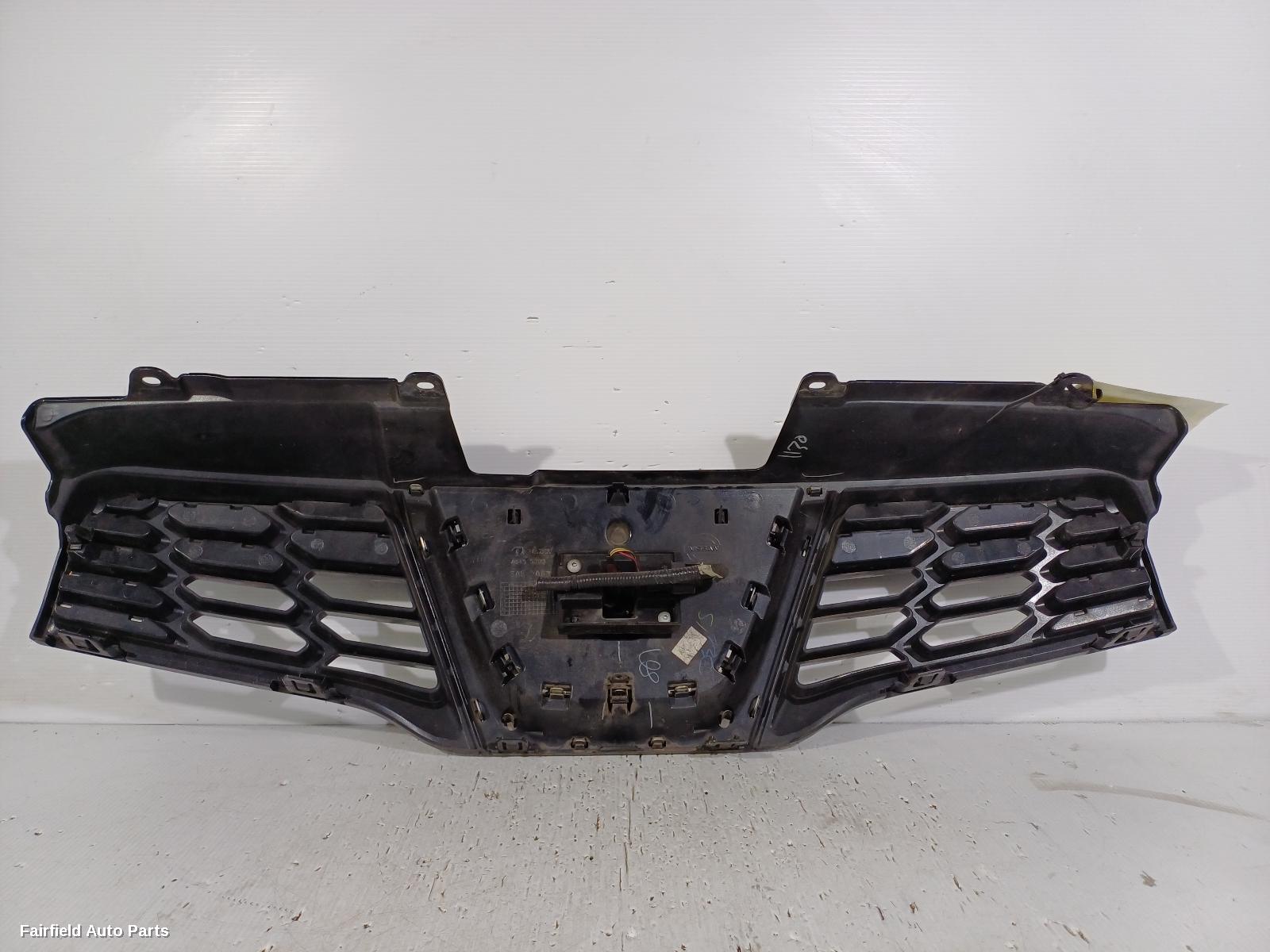 2010-2014 Nissan Dualis Grille