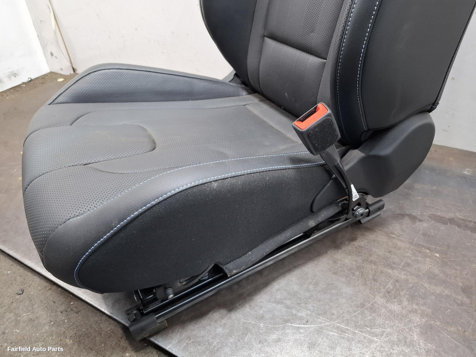 2021-2026 Hyundai I30 Front Seat